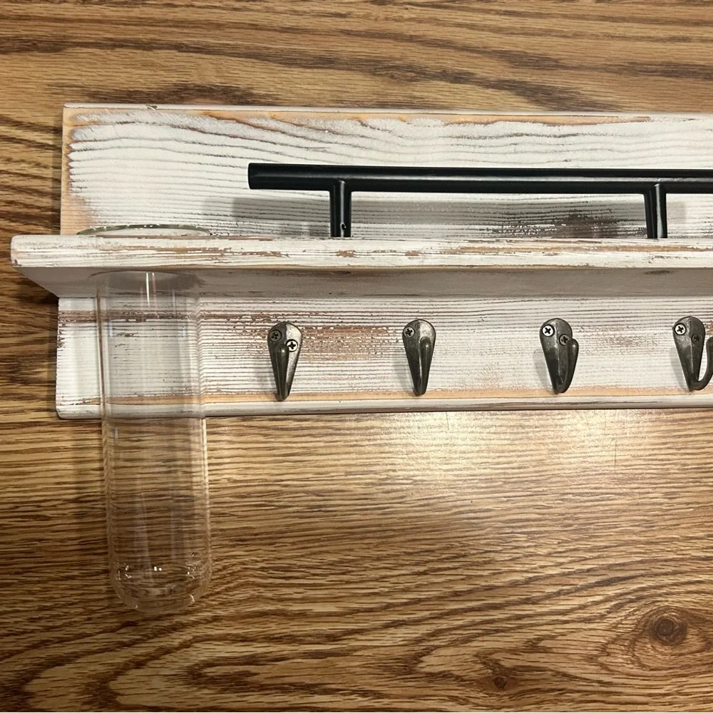 Farmhouse Key Rack - Picture 2 of 2